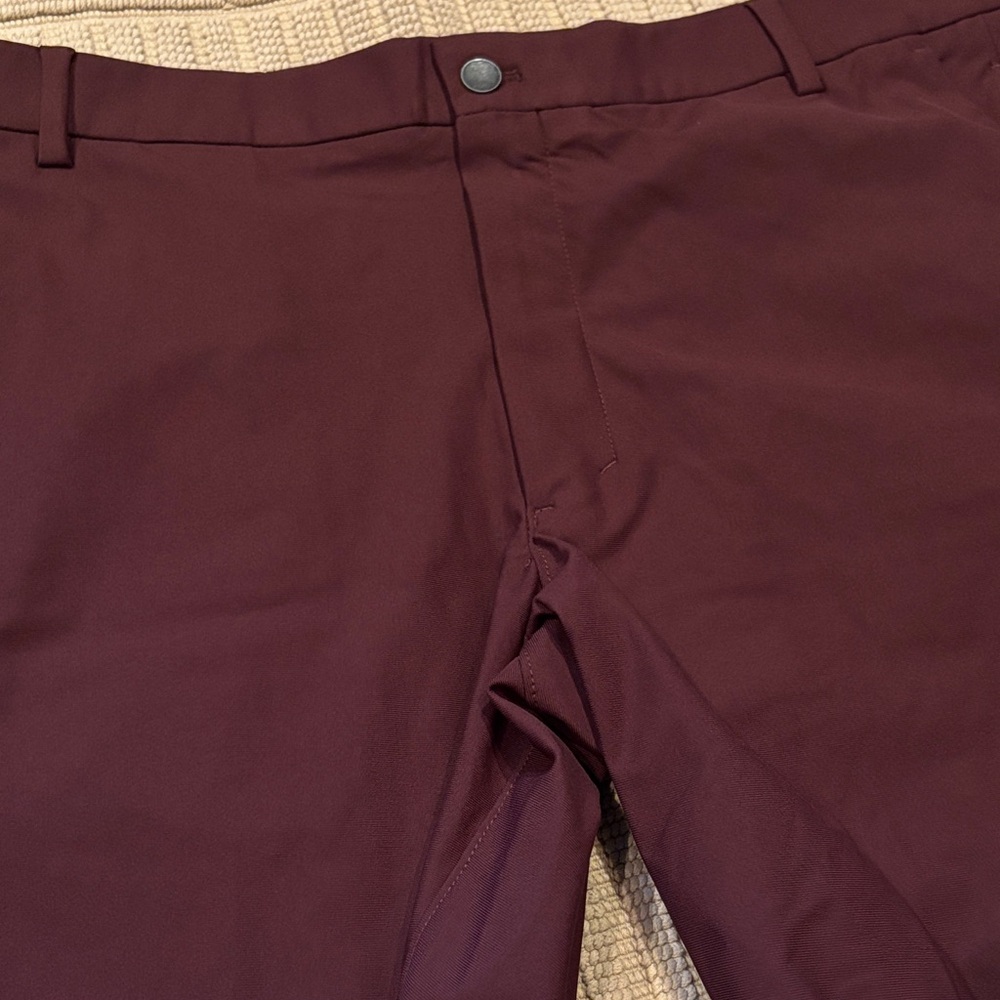 Shorts mens new waist 44” at the knee burgundy George flat front burgundy
